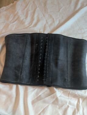 Women's Black Rubber Waist Trainer Corset - Ann Chery